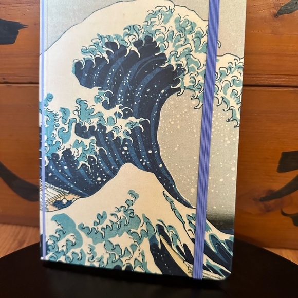 Japanese Wave Notebook - Picture 2 of 3